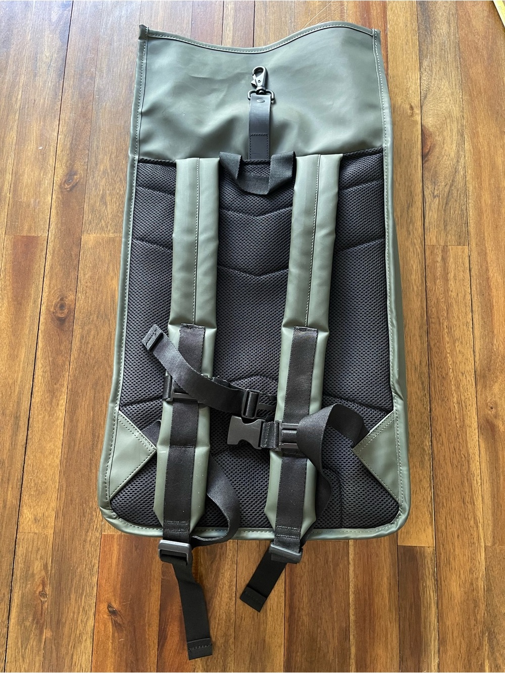 RAINS rolltop Rucksack green - Picture 5 of 16